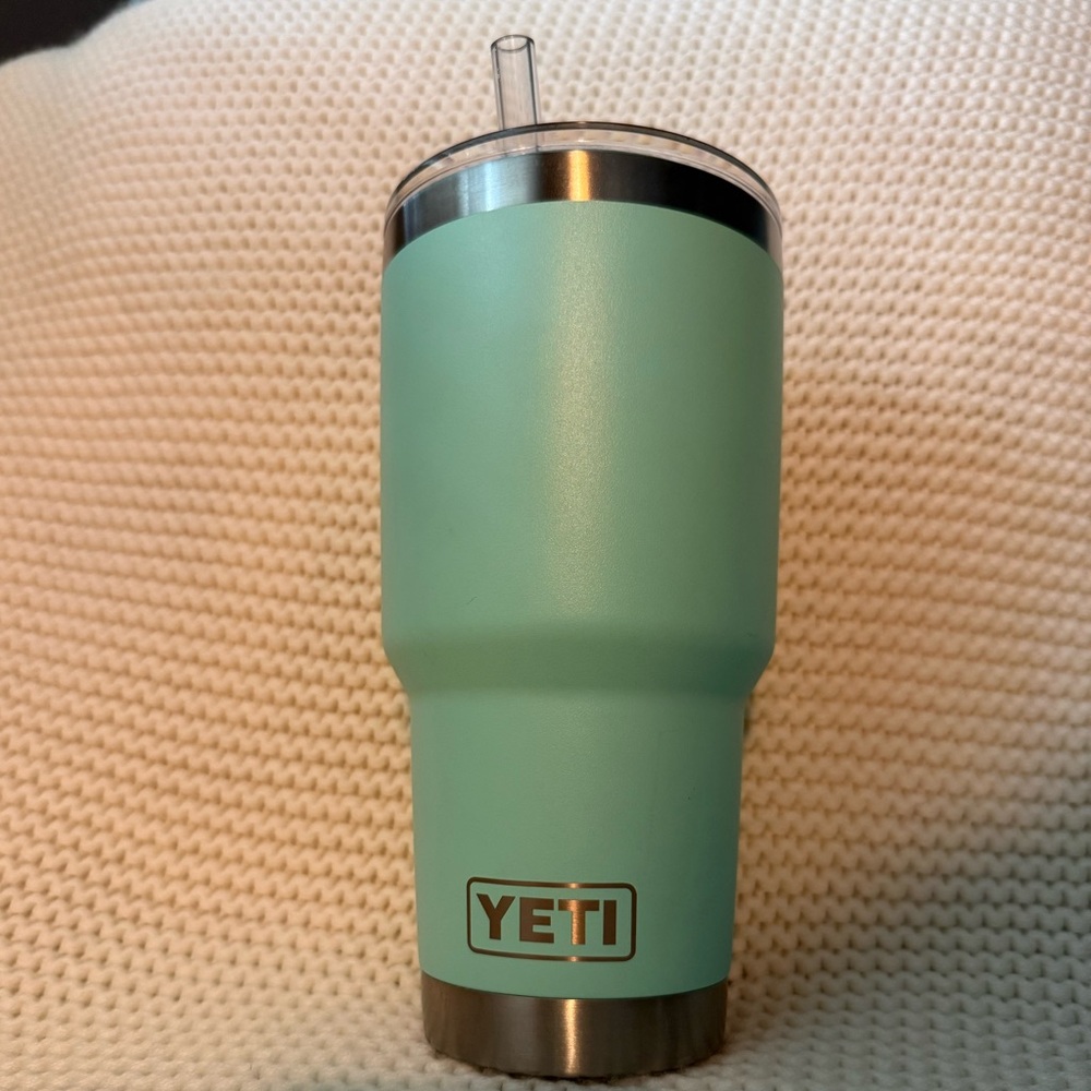 YETI 30 oz Tumbler with straw lid in Seafoam Green